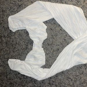 Princess Polly cropped long sleeve flowy top.